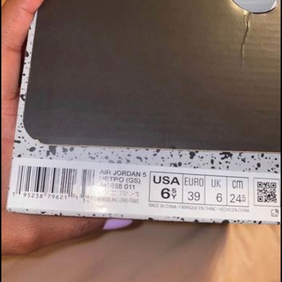 Jordan Oreo’s - Picture 4 of 5